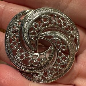 Gerry’s vintage triple swirl brooch. Silver tone, EUC, 1 3/4”.